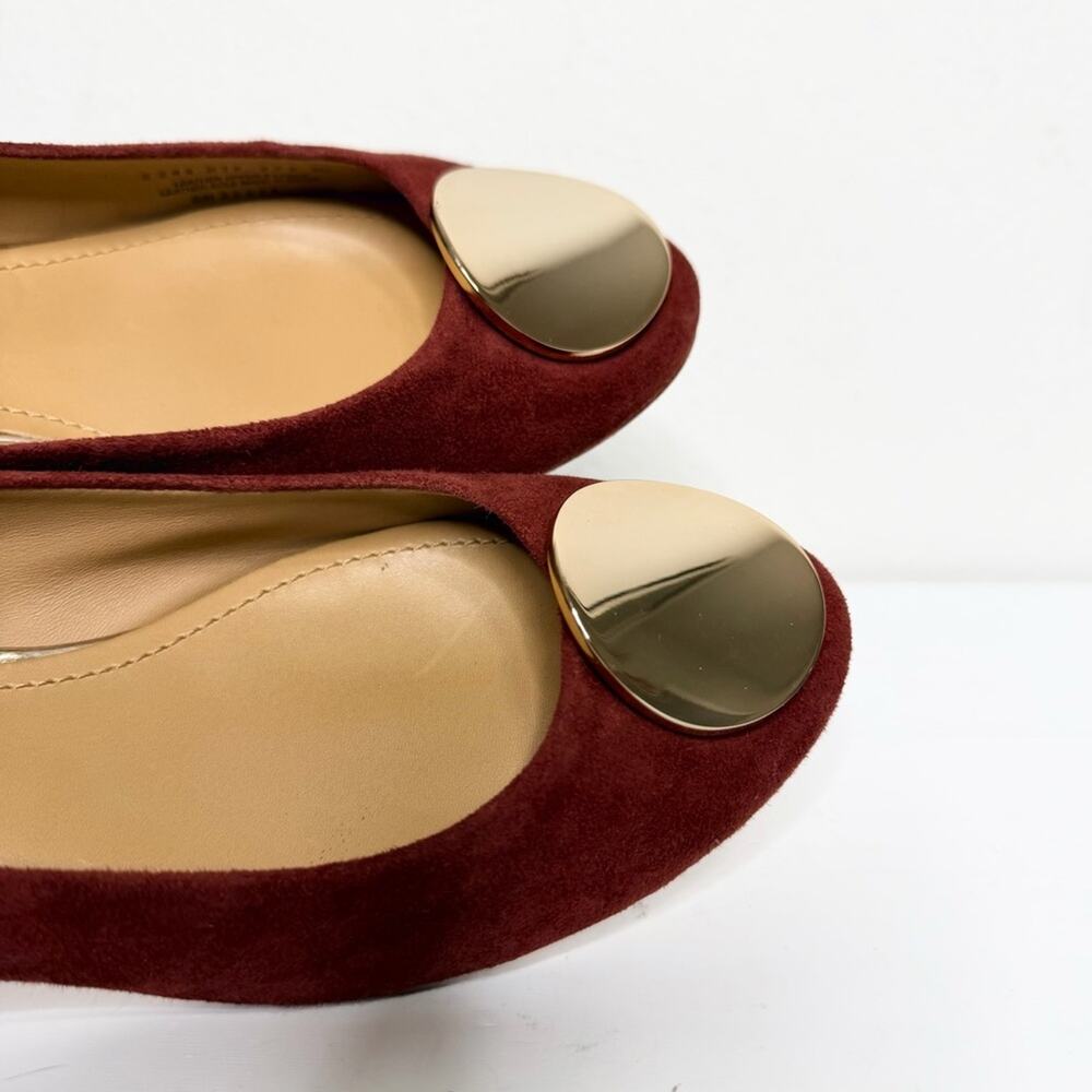 TORY BURCH Platos Suede Low Heel Flats Burgundy Gold Toe Plate Size 8 - Picture 6 of 8